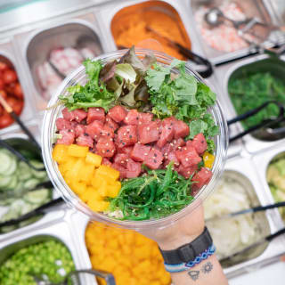 Aloha Poké: transpórtate a Hawaii 5