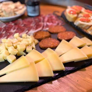 Palma Old Town & Market Walking Tour with Wine, Ham & Cheese 14