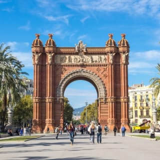 Romantic Barcelona Outdoor Exploration Game 3
