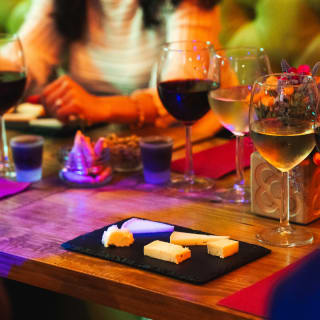 Cata de quesos con maridaje de vinos 2
