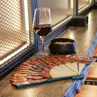 Jamón & Vino: A Spanish Story 1