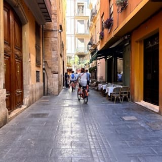 Valencia: Visita guiada en bicicleta eléctrica para grupos pequeños 3