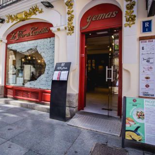 Ávila al completo con Santa Teresa Gourmet: visita monumental, taller de yemas y cata de vinos locales 8