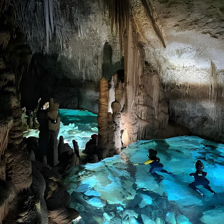 PREMIUM TOUR : Enjoy aquatic caves with caving guides