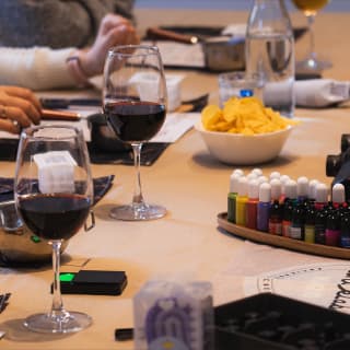 CandleLab: Taller de velas con bebida y picoteo 3