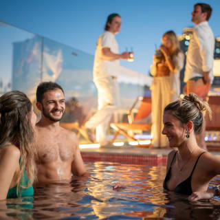 Night Pass con Cena & Cóctel en AKEAH Rooftop Madrid 5