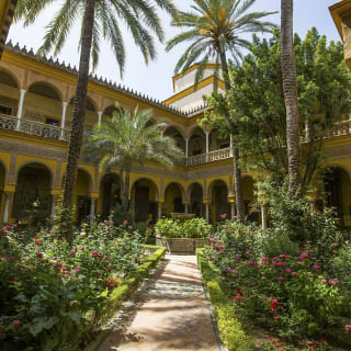 Seville Old Town Outdoor Exploration Game 4