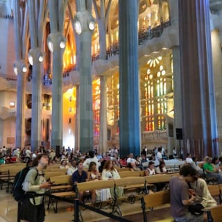 Sagrada Familia: Entrada de acceso rápido + Tour guiado privado 3
