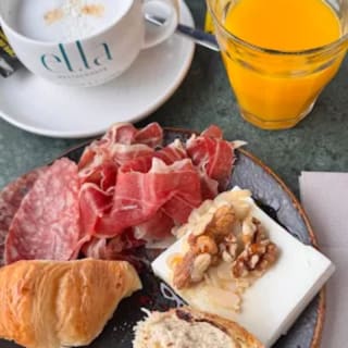 Desayuno Buffet en Ella Sky Bar 6