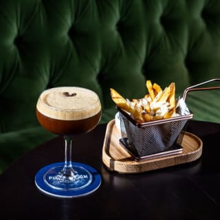 Martini & Fries en Punch Room 6