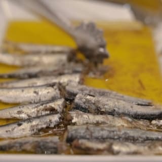Barcelona: Visita guiada a pie + degustación de tapas y bebidas 13