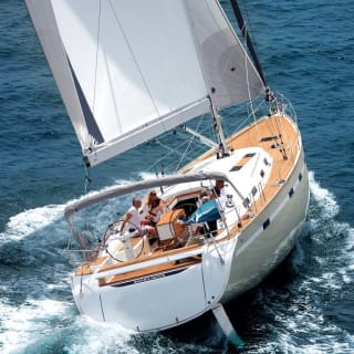 Paseo en velero y tour de vino de Alella 1