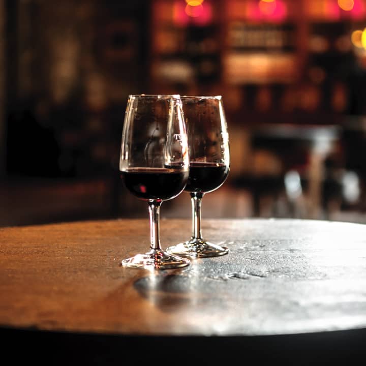 Cata de vinos de Jerez y Oporto + tabla de ibéricos en VinoPremier