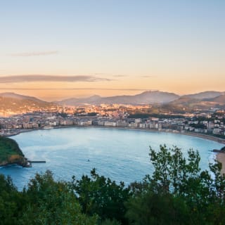 San Sebastián: visita guiada de historias y leyendas con humor 5