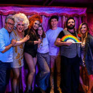 Cena buffet con barra libre de bebidas y espectáculo Drag 4