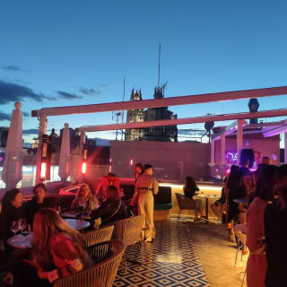 2 Copas de Cava o Vino + Tabla de Quesos en La Catorce Sky Bar 3
