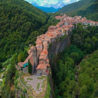 Tour Medieval en grupo reducido: Besalú, Castellfollit  y Santa Pau desde Barcelona 3