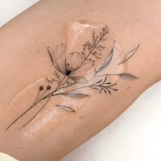 Experiencia Privada de Tatuajes para Grupos 4
