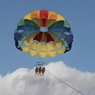Parasailing from El Arenal: Breathtaking Views of Palma's Bay 1