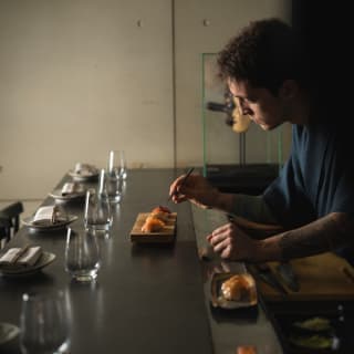 Experiencia Omakase con maridaje en Os-kuro 1
